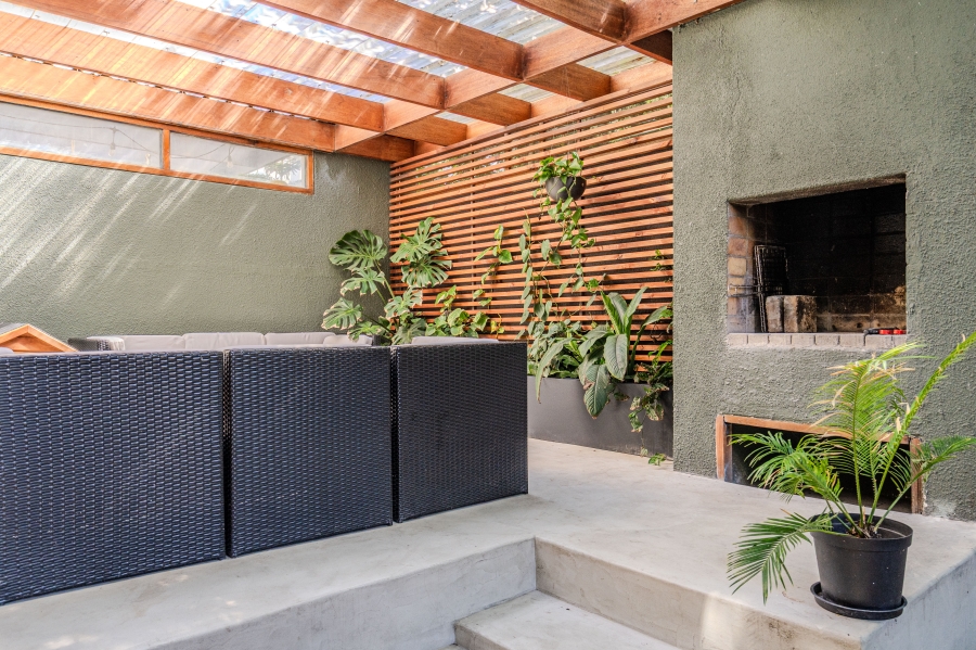 2 Bedroom Property for Sale in Three Anchor Bay Western Cape